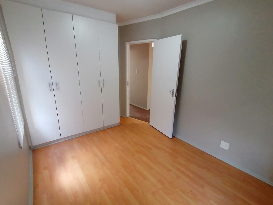 2 Bedroom Property for Sale in Oakglen Western Cape